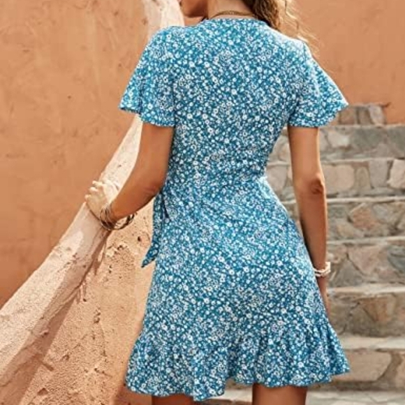 🔥NWT Floral Ruffle Wrap Dress - Picture 3 of 3